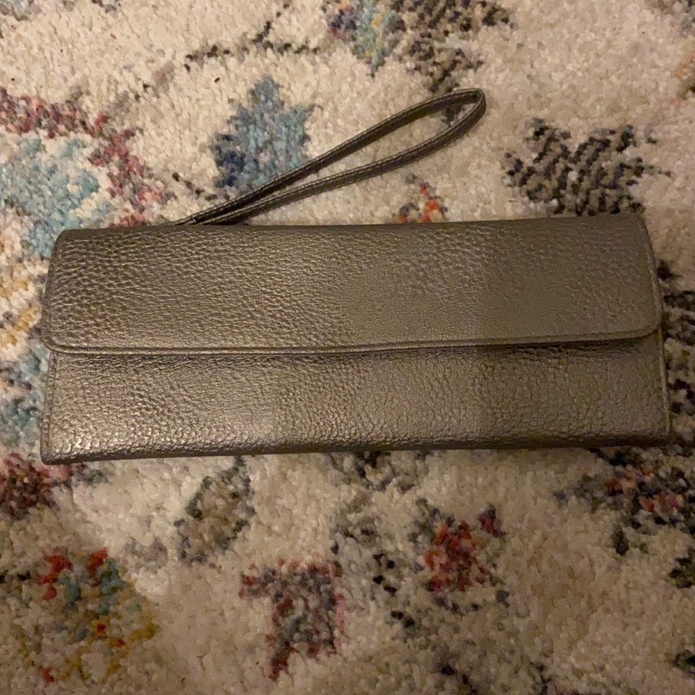 NWOT Gray Metallic Wristlet